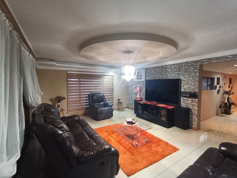 4 Bedroom Property for Sale in Vista Park Free State